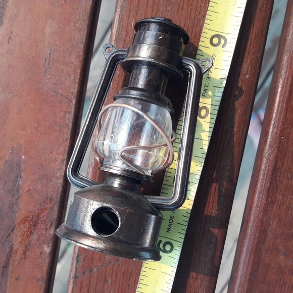 Mini Dollhouse Lanterns Cast Iron Pencil Sharpener Vintage Set of 2 Oil Lamps - Picture 8 of 10